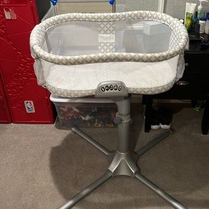 Halo Bassinet Swivel Sleeper